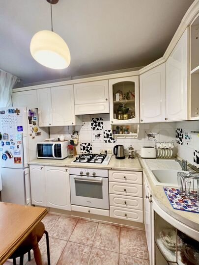 4-к. квартира, 92 м², 1/10 эт.