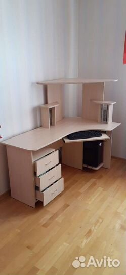 Компьютерный стол