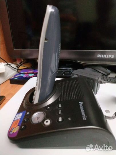 Радиотелефон Panasonic с автоответчиком