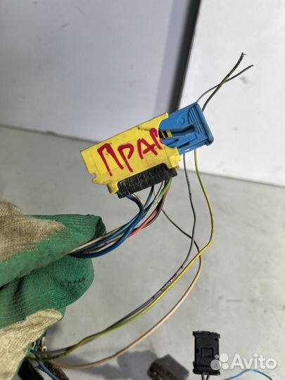 Проводка передней правой двери Peugeot 307