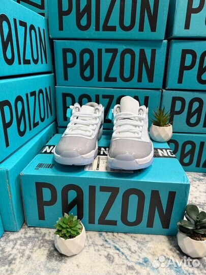 Nike Air Jordan 11 Retro Low