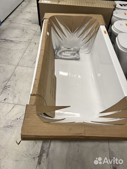 Ванна акриловая