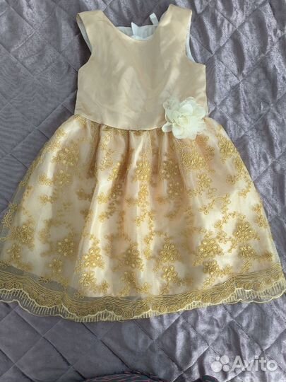 Платье праздничное в идеальном состоянии,размер 98