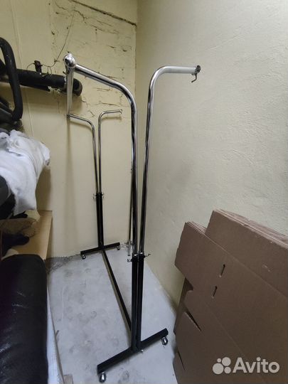 Стойка для одежды на колесиках напольная