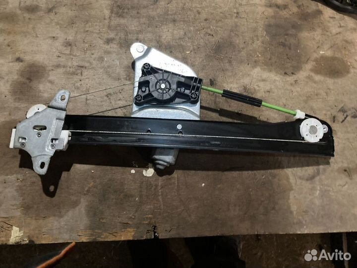 Стеклоподъемник задний правый Cadillac BLS