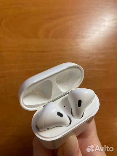 AirPods 2