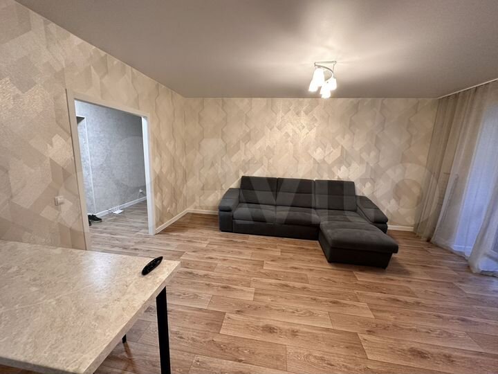2-к. квартира, 60 м², 4/10 эт.