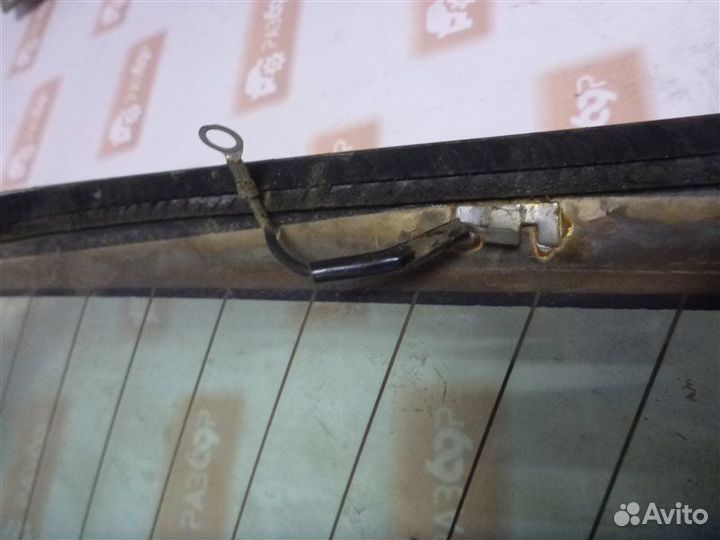 Стекло заднее Nissan Primera P10 CR20 1993