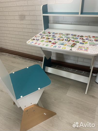 Детская парта со стулом