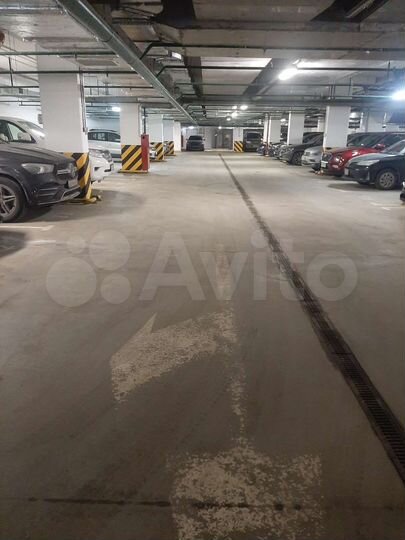 Машиноместо, 14 м²