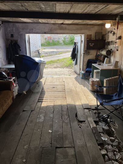 Гараж, > 30 м²