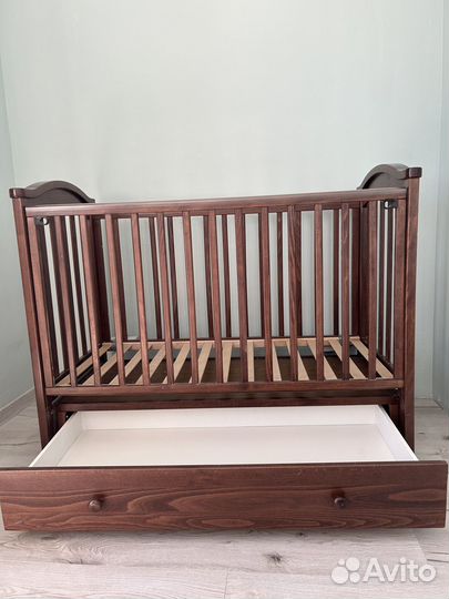 Детская кроватка Fiorellino с маятником и ящиком