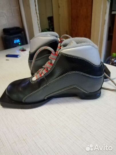 Лыжные ботинки 35 размер
