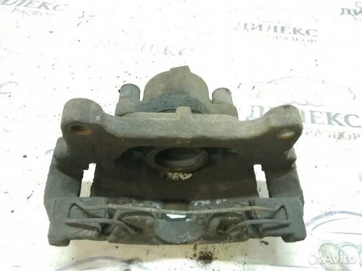 Суппорт передний правый VW Tiguan 2007-2011