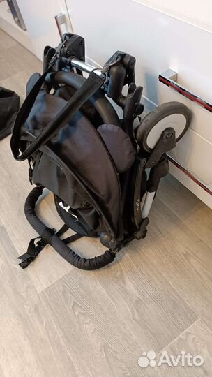 Прогулочная коляска yoya