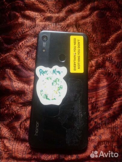 Телефон Huawei Y7