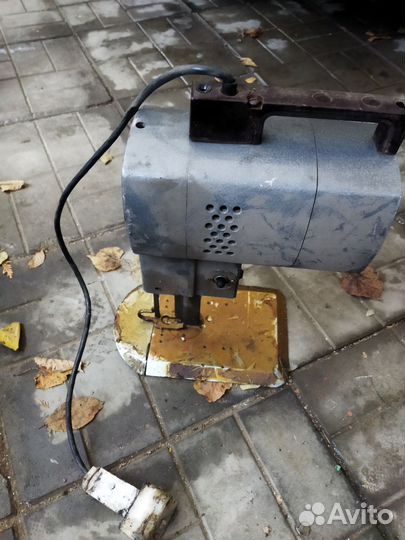 Сабельный раскройный нож