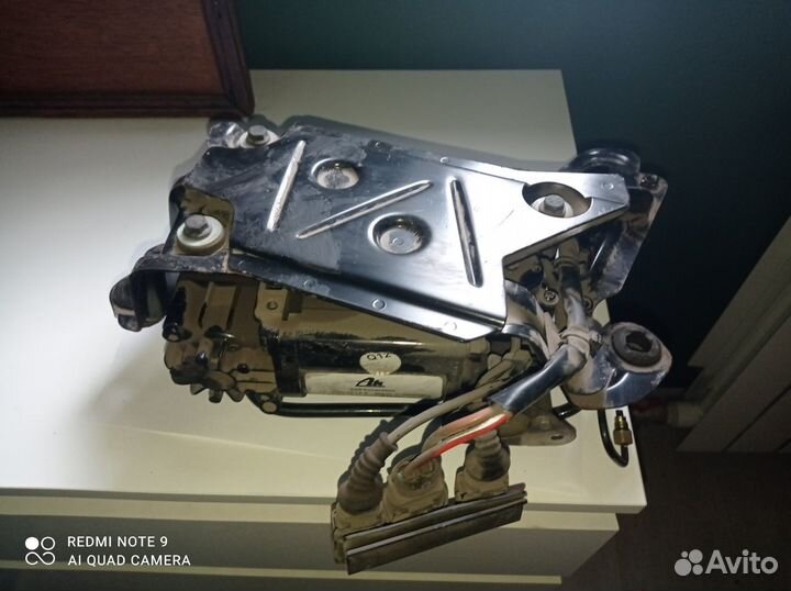 Компрессор пневмоподвески Туарег,Каен,Ку7,Фаэтон