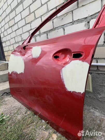 Передняя левая дверь на mazda 6 gg