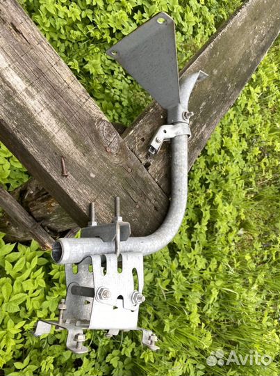 Кронштейн для спутниковой тарелки