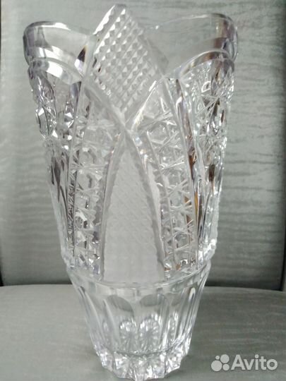Хрустальная ваза