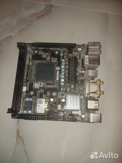 Материнская плата