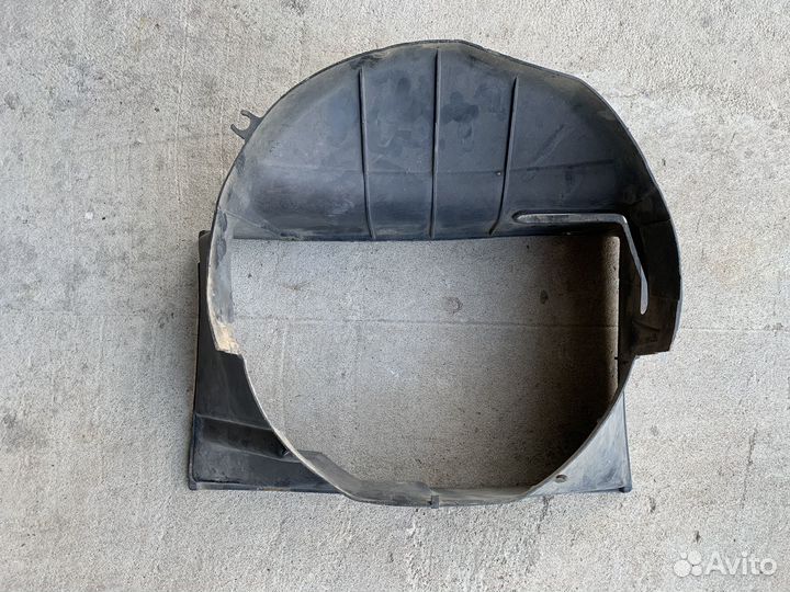 Диффузор радиатора Toyota Master Ace Surf CR30 2CT