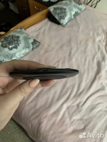 Беспроводная зарядка для телефона