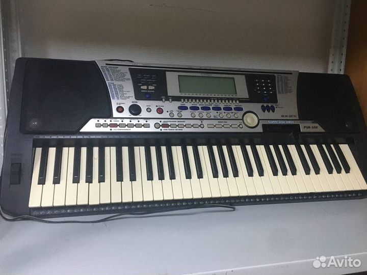 Синтезатор Yamaha psr 550