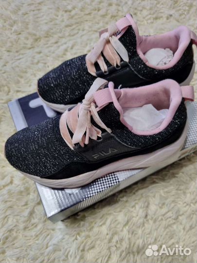 Кроссовки для девочки