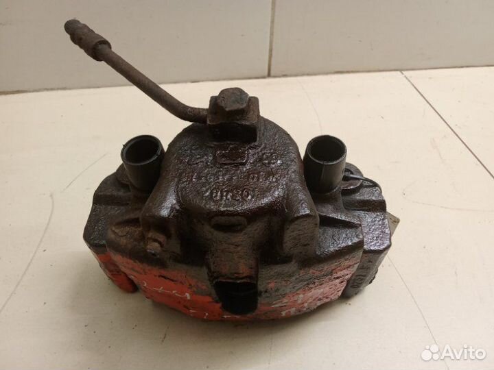 Суппорт тормозной передний правый Dodge Stratus