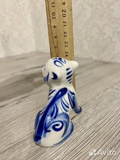 Фарфоровый тигр Гжель