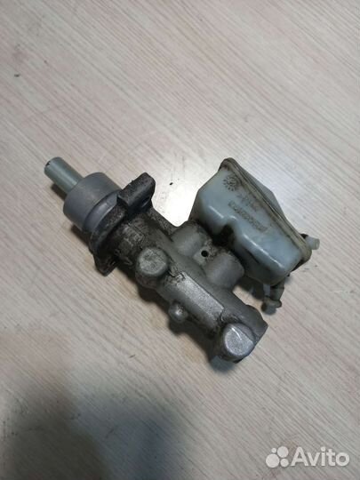 Главный тормозной цилиндр Citroen Picasso Xsara