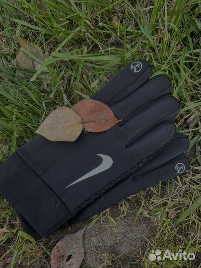 Перчатки Nike + высокие носки Nike