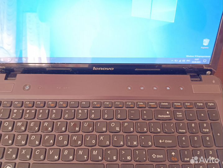 Lenovo Z575 15'6, 4 ядра AMD A8-3500M, 8 Гб озу