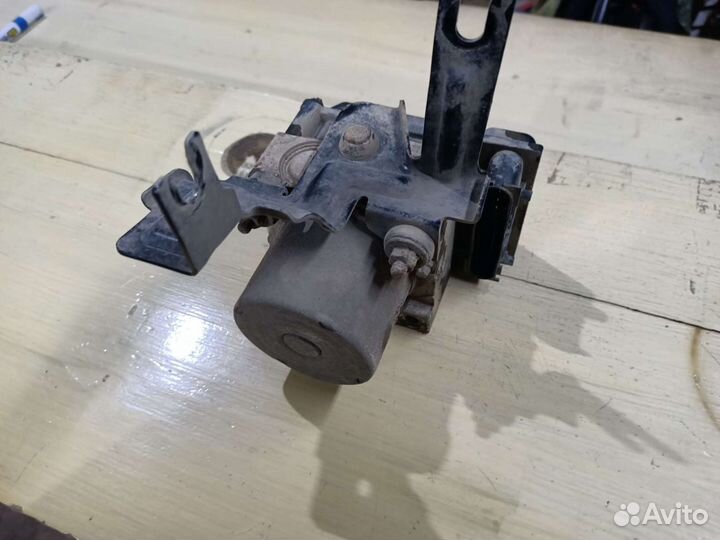 Блок Abs Nissan Tiida C11