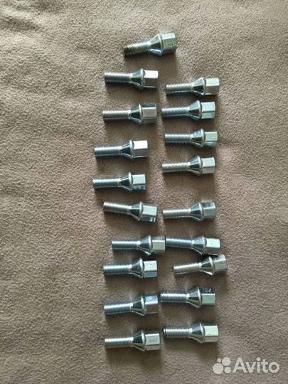 Колесные болты12Х1,5 HD под ключ на 17