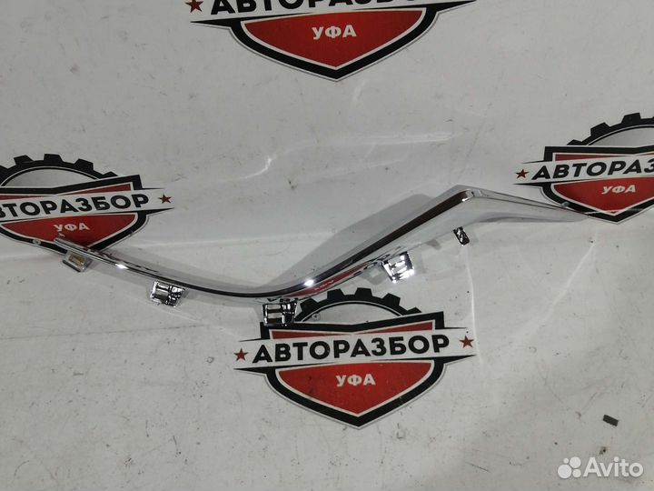 Молдинг решетки новый Левый mazda 3 bm 13-16