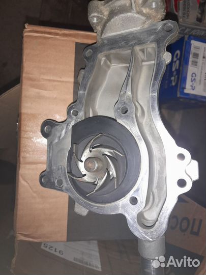 Водяной насос на Опель astra Джей АКПП 1.4 turbo