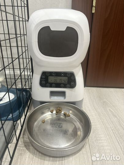 Кормушка автоматическая для животных