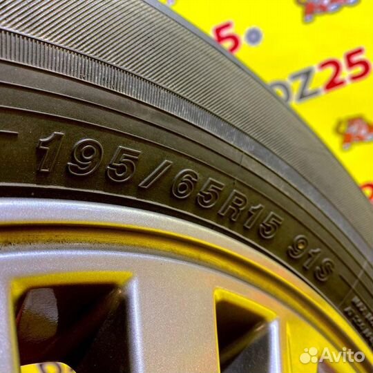 Комплект колёс оригинал из Японии Цвет Графит Noah Voxy Esquire на дисках Toyota 5x114.3 c шинами To