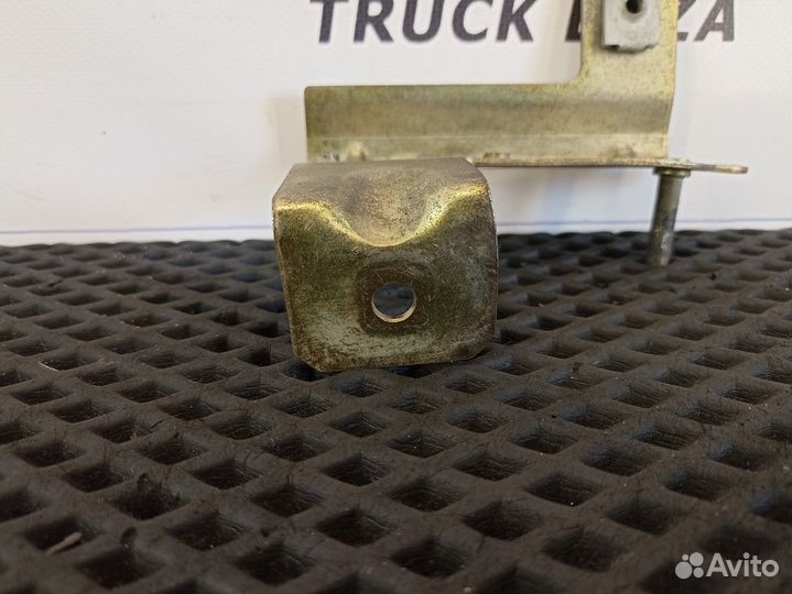 9738840215 Ответная часть замка капота левая