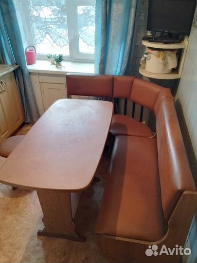 Кухонный уголок в комплекте