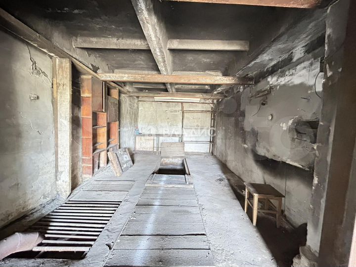 Гараж, > 30 м²