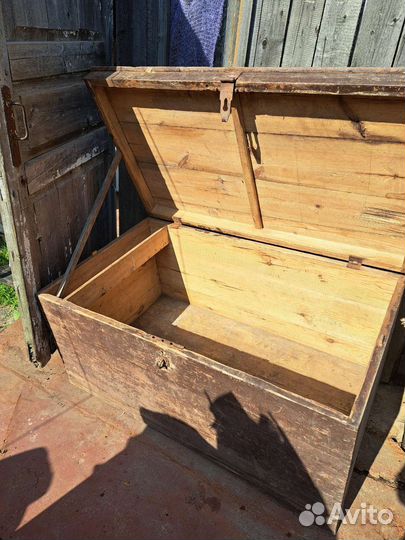 Сундук деревянный старинный