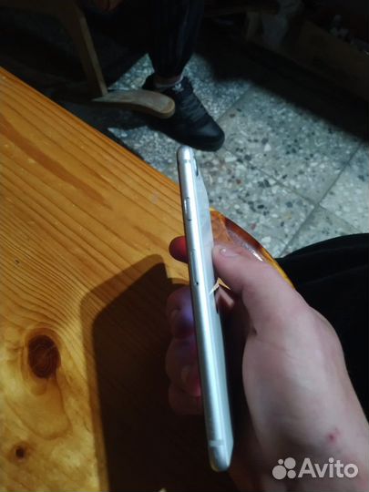 Телефон se2020