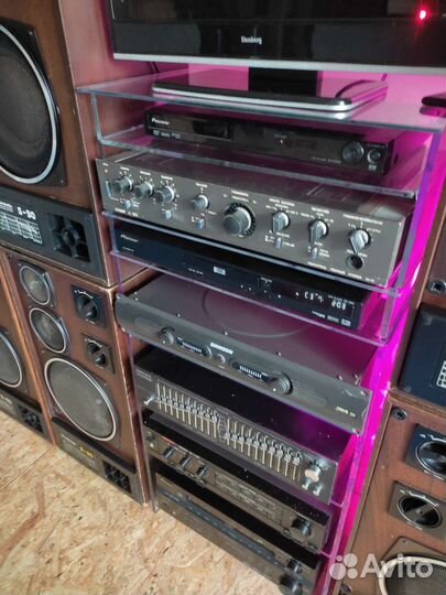 Стеклянная стойка Hi-Fi