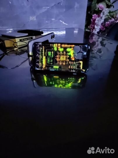 Светящийся чехол для iPhone 13