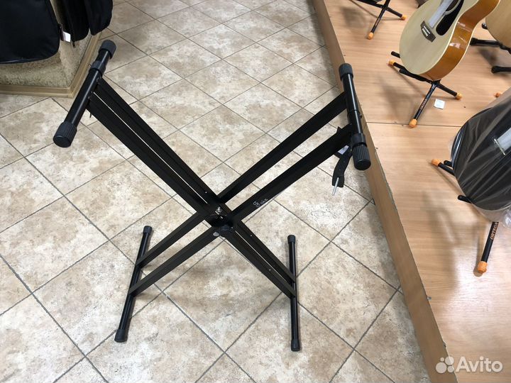 Стойка для клавишных инструментов