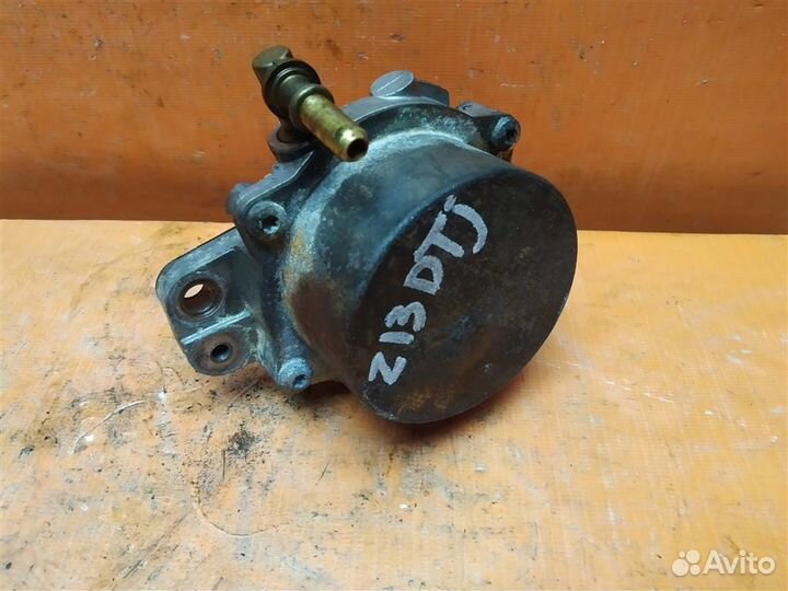 Насос вакуумный Opel Corsa D (2006-2015)